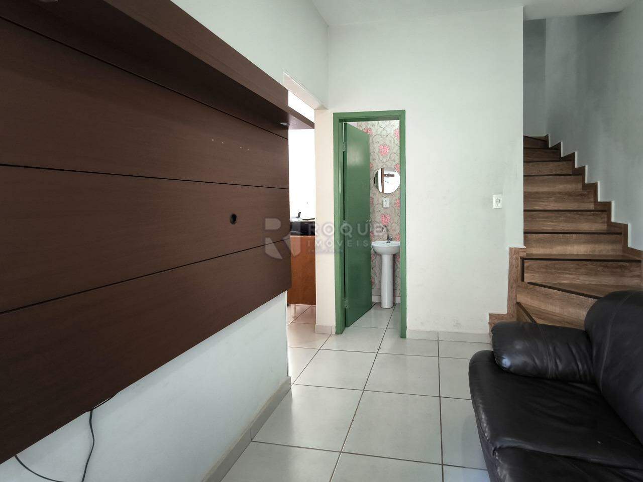 Casa em condomínio à venda no bairro Jardim Residencial Florida: SALA DE ESTAR