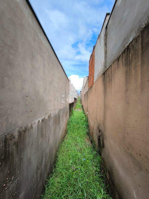 Casa em condomínio à venda no bairro Jardim Residencial Florida: VIELA