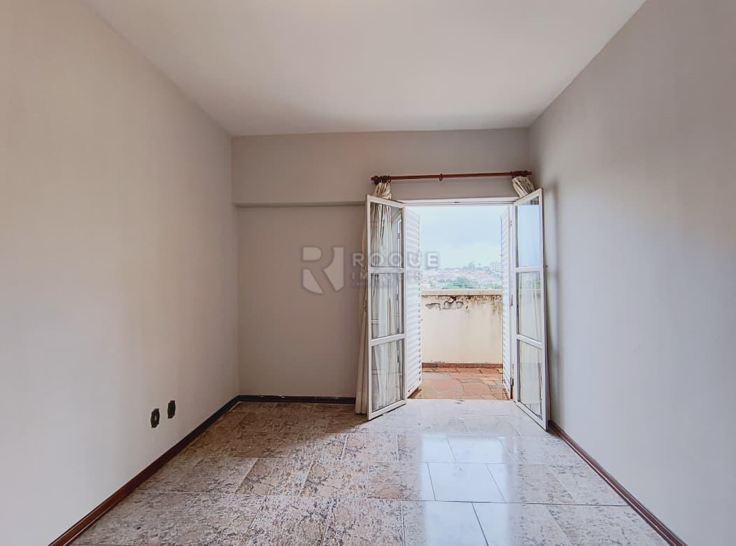 Casa Residencial para aluguel no bairro Cidade Jardim: Dormitório 03 suíte