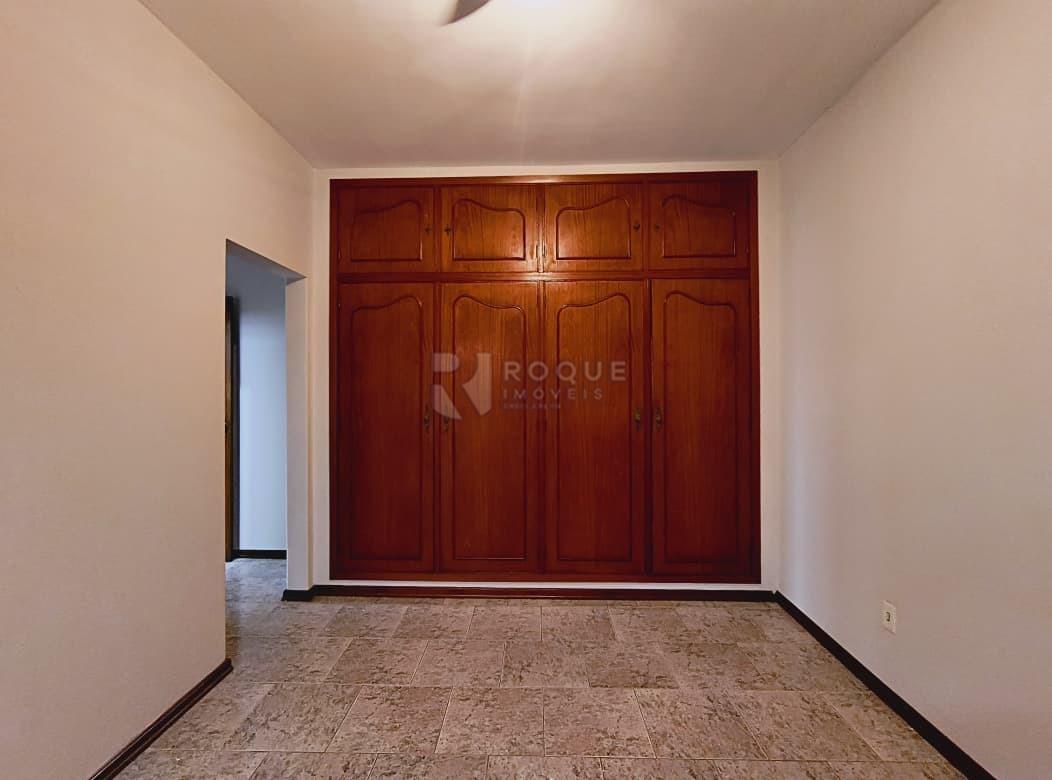 Casa Residencial para aluguel no bairro Cidade Jardim: Dormitório 03 suíte