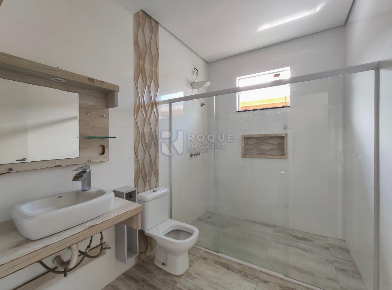 Casa em condomínio à venda no bairro Parque Residencial Roland: WC suíte 