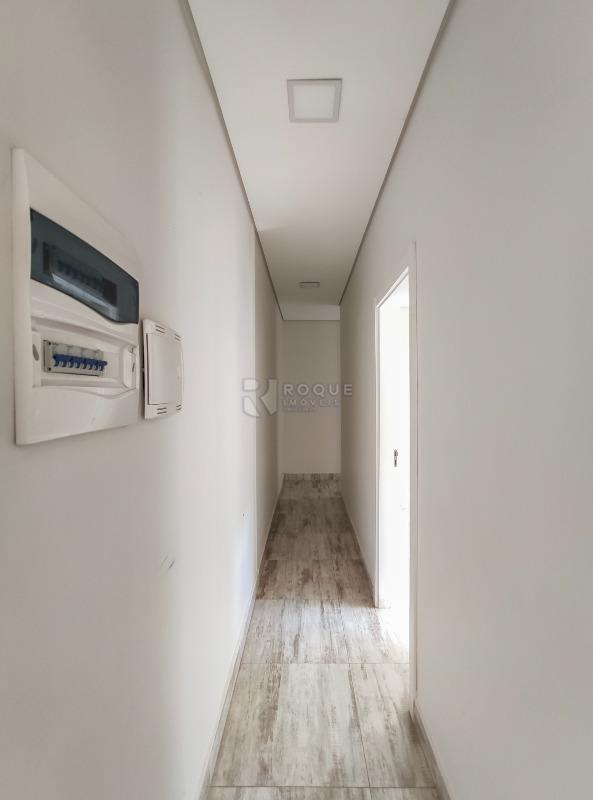 Casa em condomínio à venda no bairro Parque Residencial Roland: Hall 