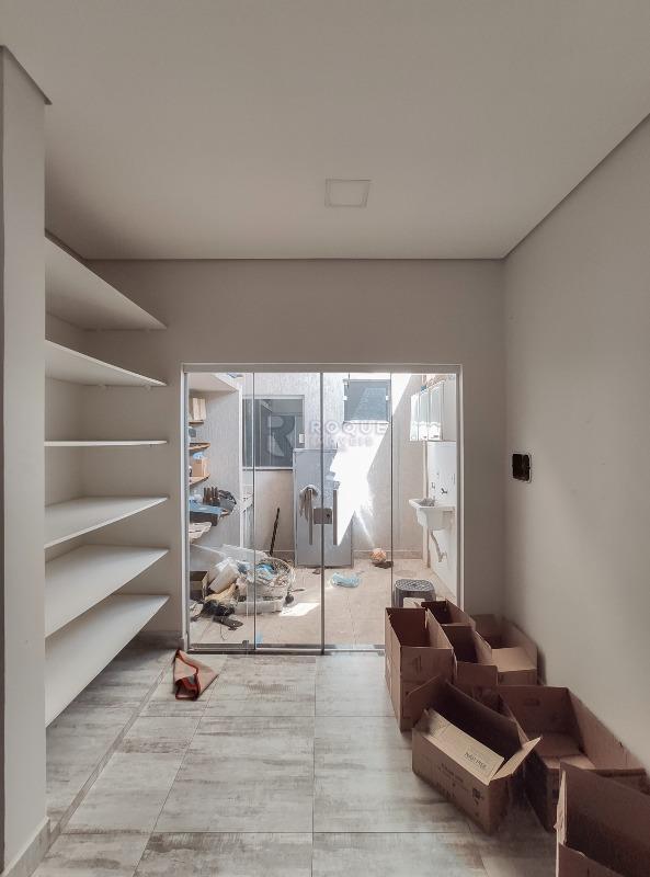 Casa em condomínio à venda no bairro Parque Residencial Roland: Área de serviço 