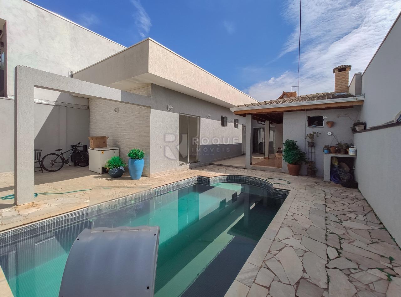 Casa em condomínio à venda no bairro Parque Residencial Roland: Piscina 