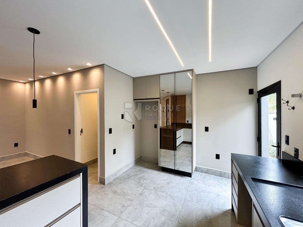 Casa em condomínio para aluguel no bairro Jardim Colinas de São João: Cozinha 