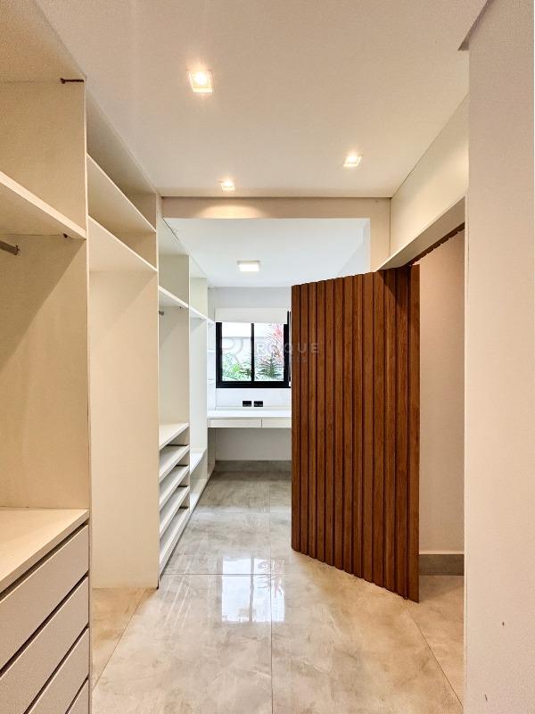 Casa em condomínio para aluguel no bairro Jardim Colinas de São João: Closet suíte 