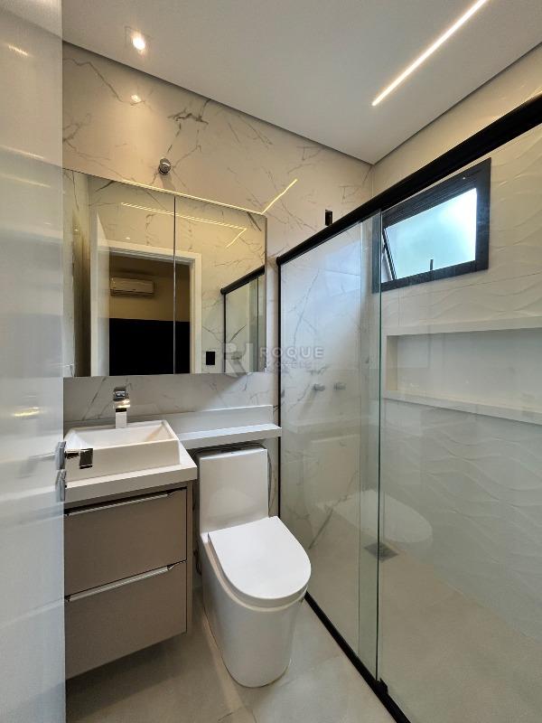 Casa em condomínio para aluguel no bairro Jardim Colinas de São João: WC suíte 