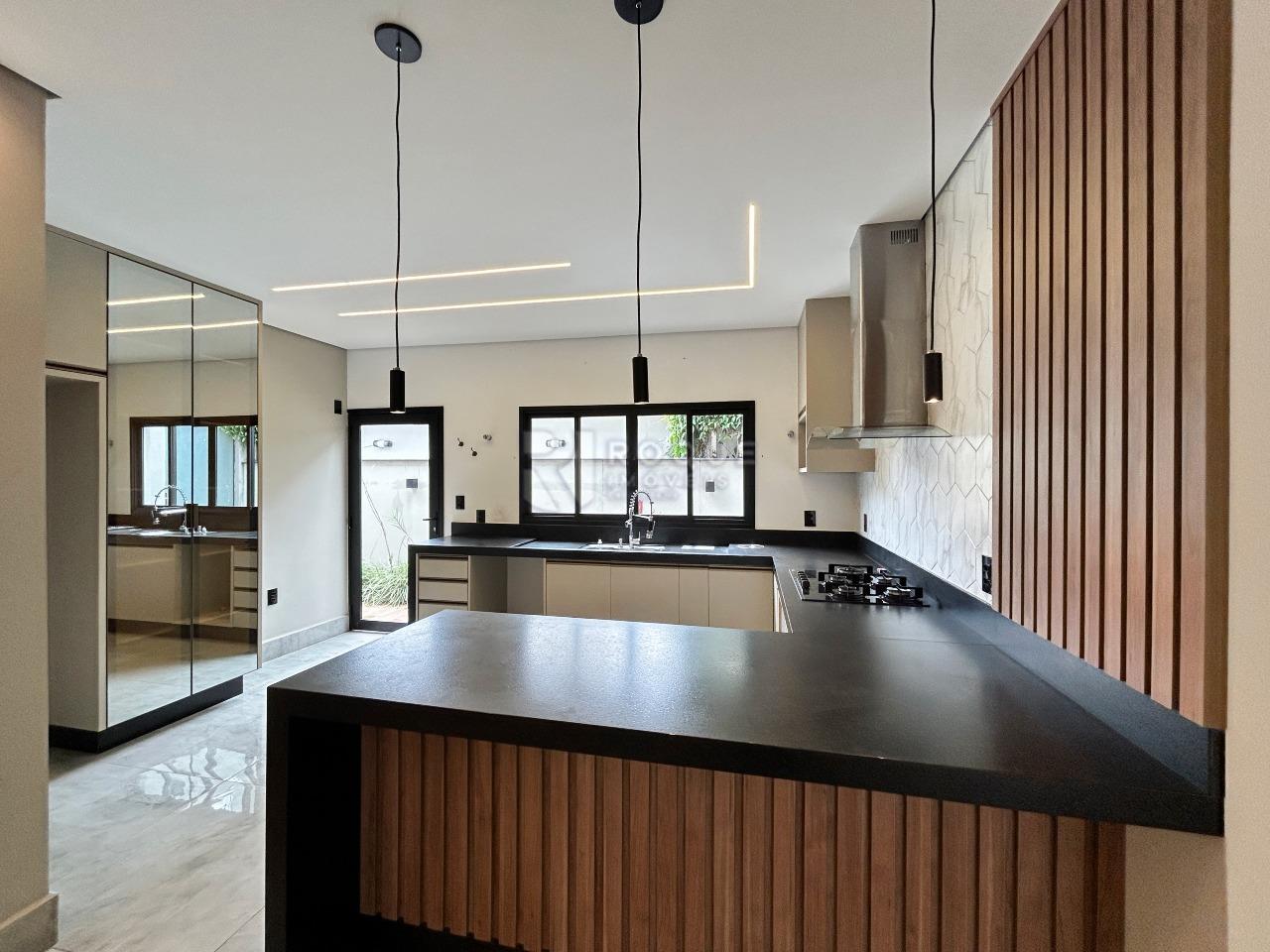 Casa em condomínio para aluguel no bairro Jardim Colinas de São João: Cozinha 