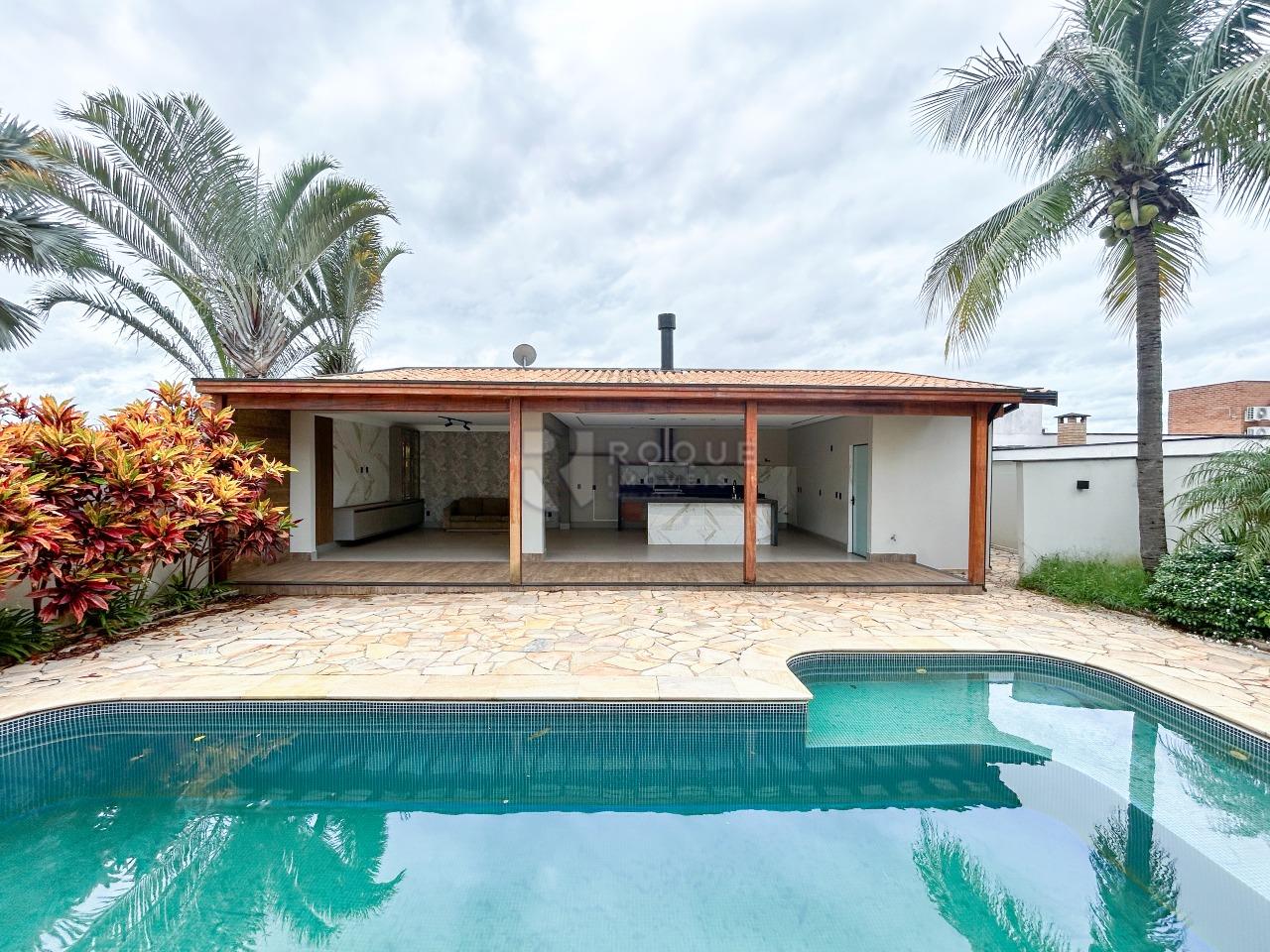 Casa em condomínio para aluguel no bairro Jardim Colinas de São João: Fundo 