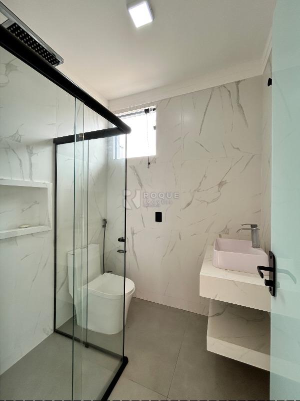 Casa em condomínio para aluguel no bairro Jardim Colinas de São João: WC social fundo 