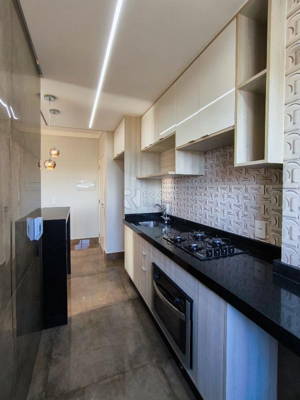 Apartamento à venda no bairro Vila Camargo: COZINHA
