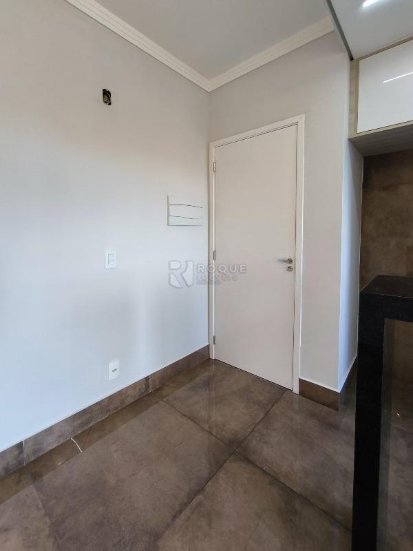 Apartamento à venda no bairro Vila Camargo: HALL DE ENTRADA