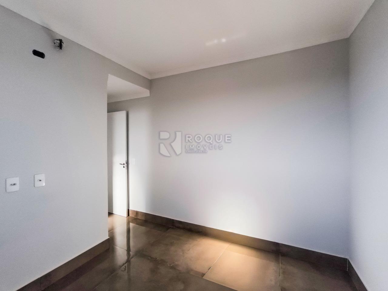 Apartamento à venda no bairro Vila Camargo: SUÍTE