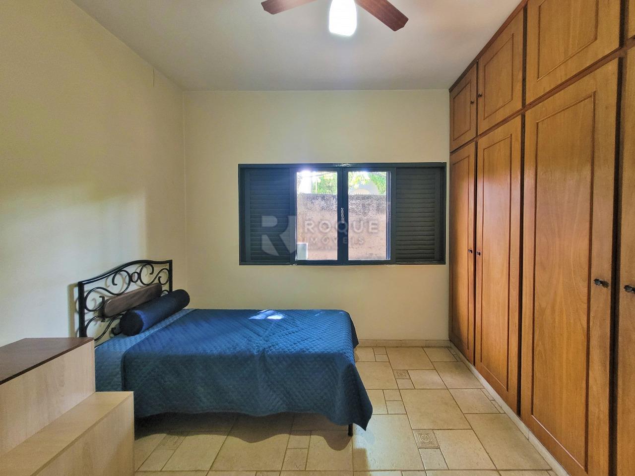 Casa em condomínio à venda no bairro Jardim Florença: DORMITÓRIO 1 