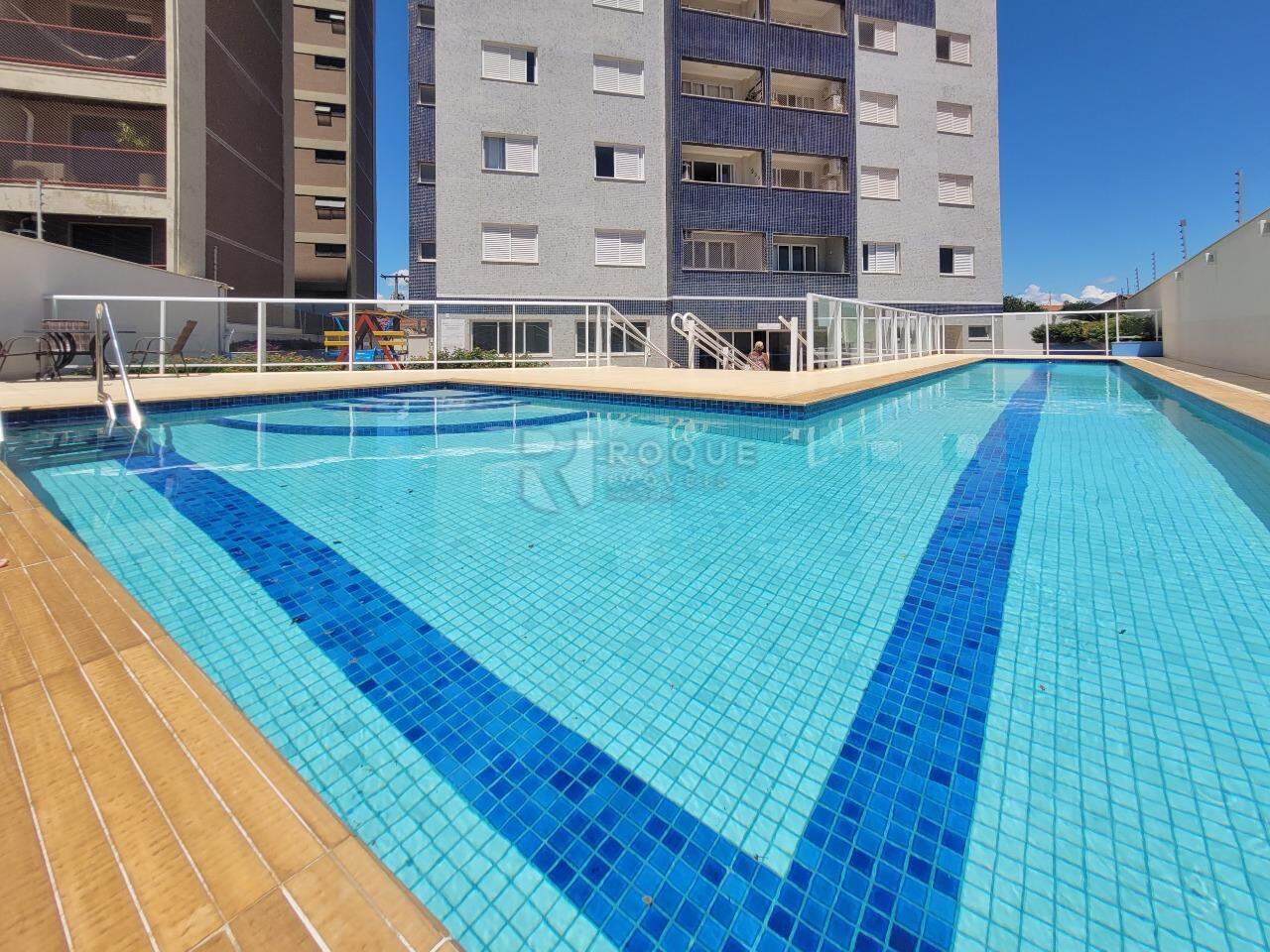 Apartamento à venda no bairro Centro: PISCINA