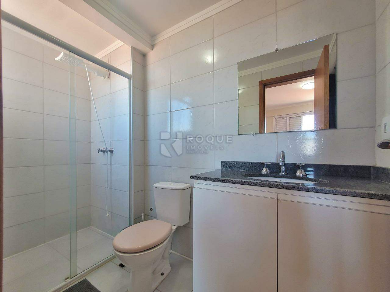 Apartamento à venda no bairro Centro: BANHEIRO SUÍTE 