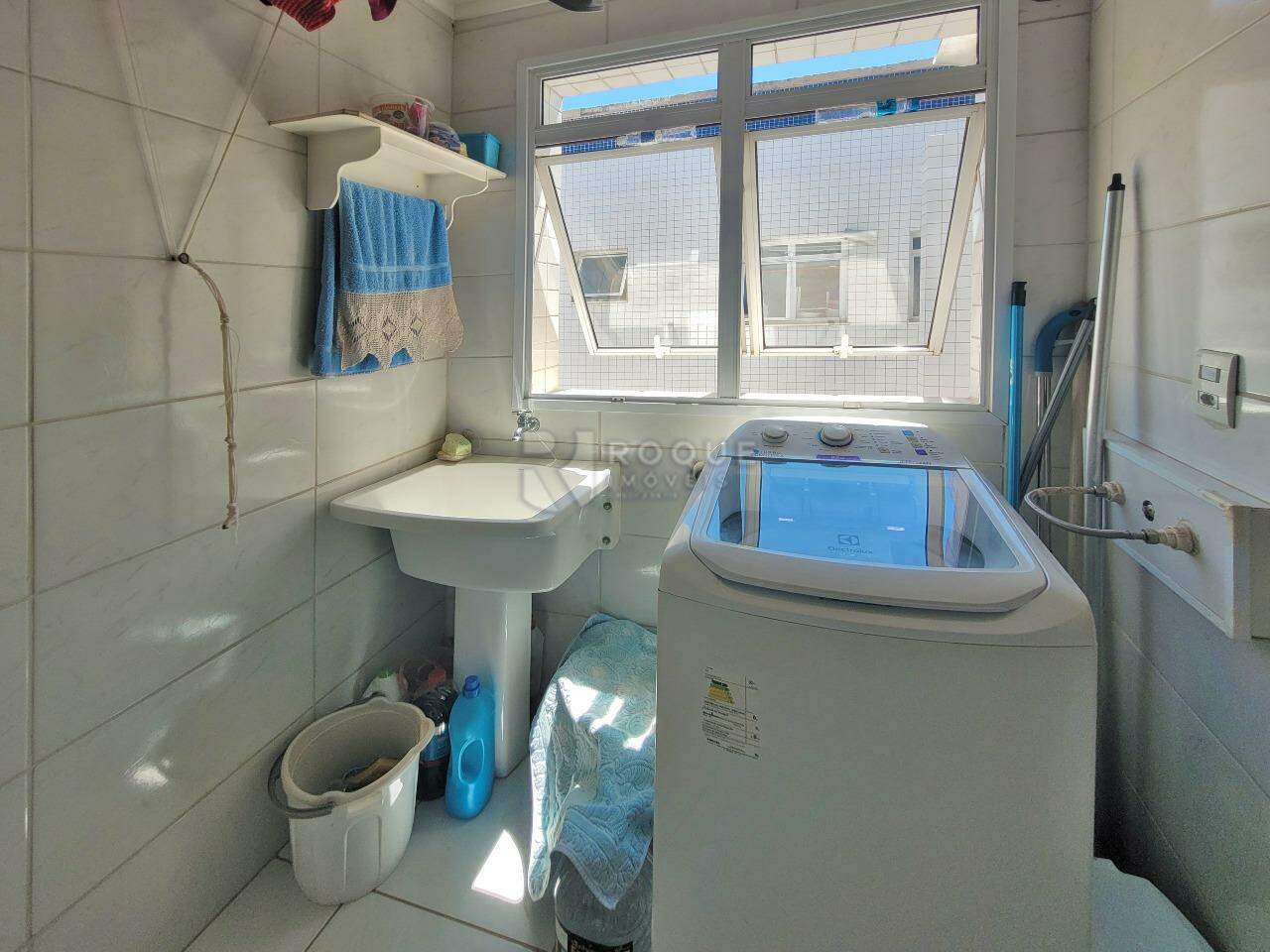 Apartamento à venda no bairro Centro: LAVANDERIA