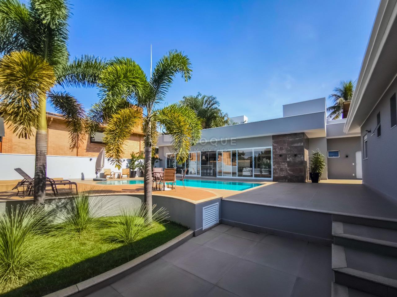 Casa em condomínio à venda no bairro Jardim Colinas de São João: ÁREA EXTERNA