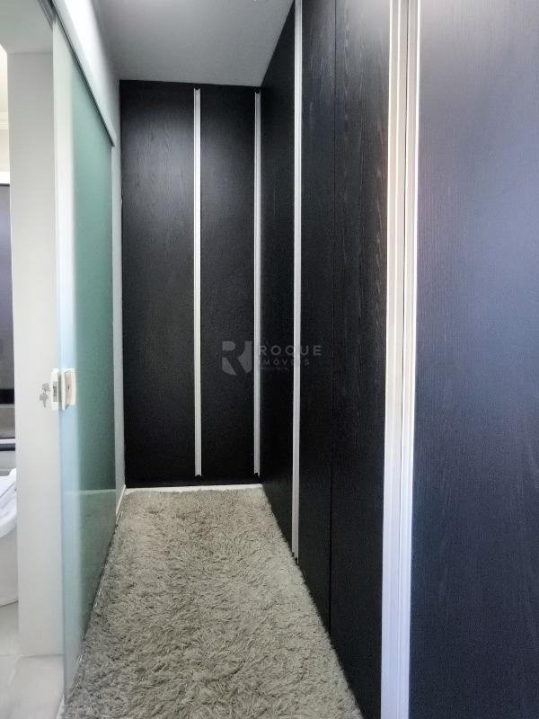 Casa em condomínio à venda no bairro Jardim Colinas de São João: CLOSET SUÍTE 1