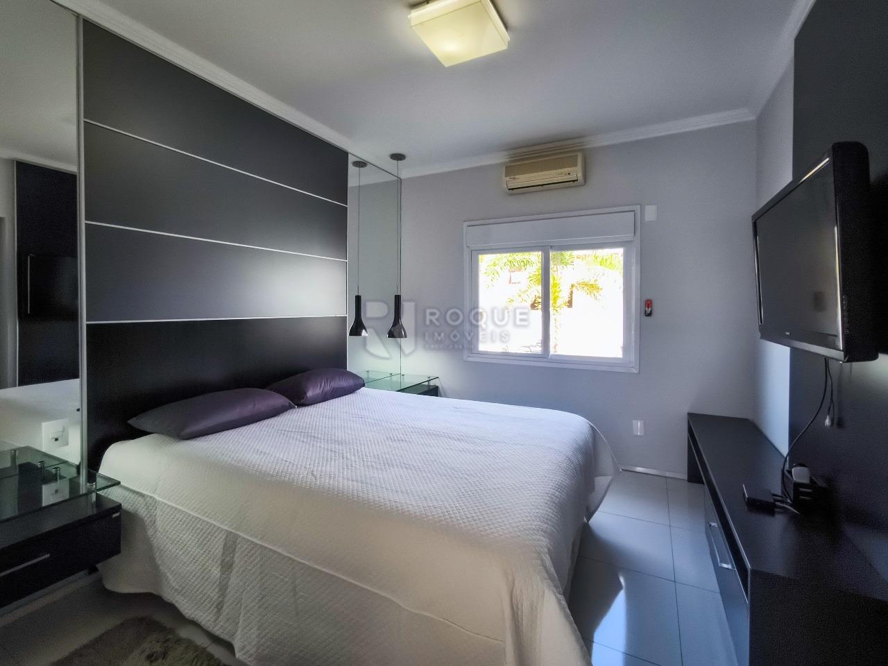 Casa em condomínio à venda no bairro Jardim Colinas de São João: SUÍTE 1