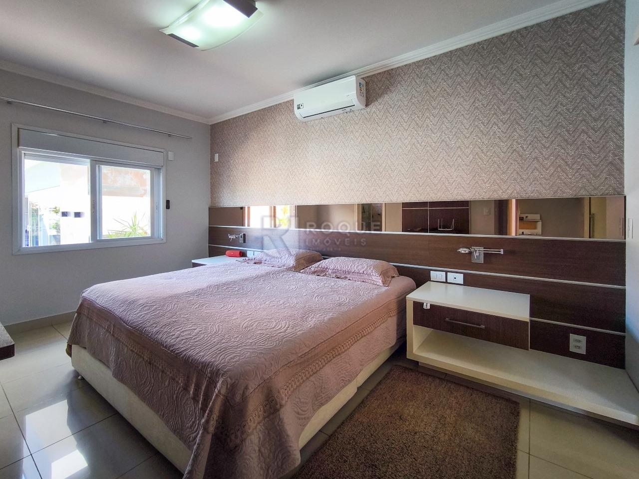 Casa em condomínio à venda no bairro Jardim Colinas de São João: SUÍTE MASTER