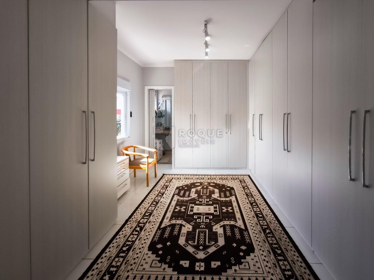 Casa em condomínio à venda no bairro Jardim Colinas de São João: CLOSET SUÍTE MASTER