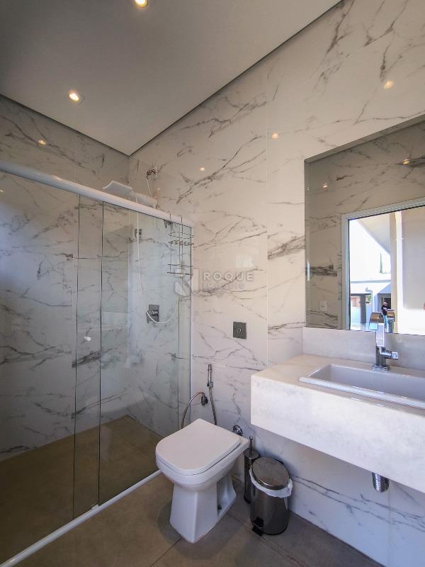 Casa em condomínio à venda no bairro Jardim Colinas de São João: BANHEIRO EXTERNO