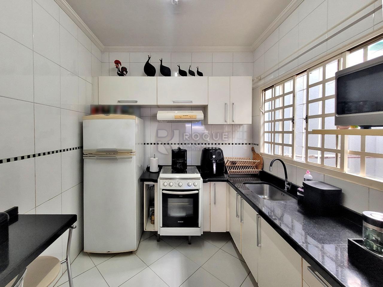 Casa Residencial à venda no bairro Parque Residencial Abílio Pedro: COZINHA