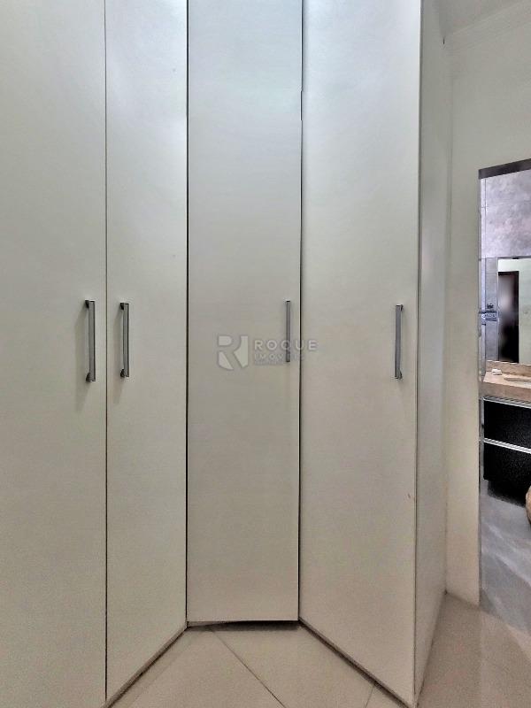 Casa Residencial à venda no bairro Parque Residencial Abílio Pedro: CLOSET SUÍTE