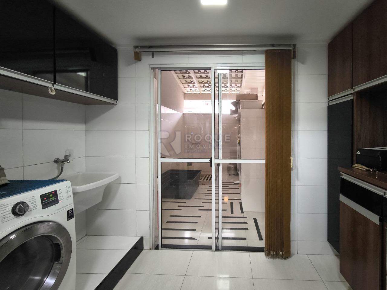 Casa em condomínio à venda no bairro Residencial Villa do Sol: ÁREA DE SERVIÇO