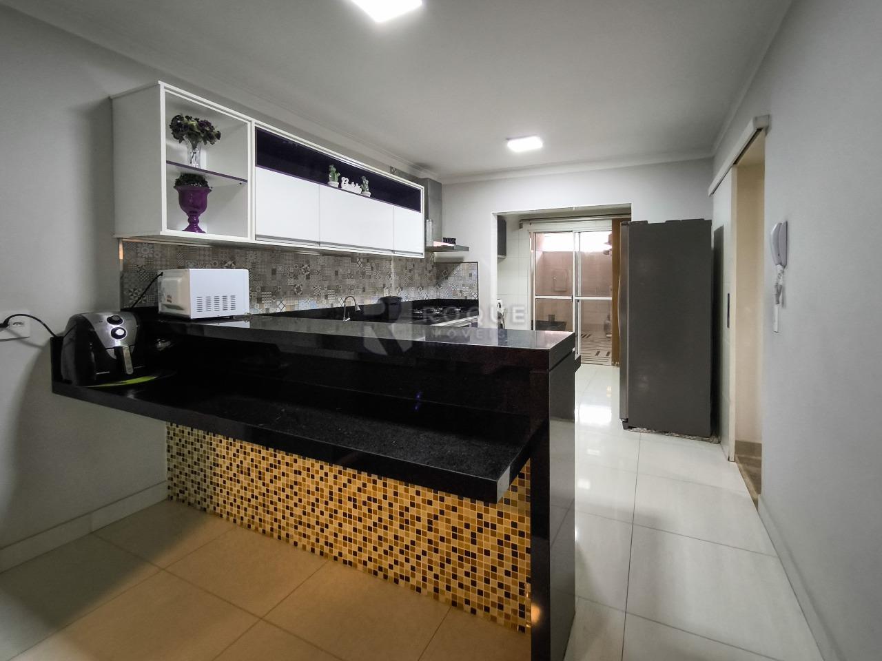 Casa em condomínio à venda no bairro Residencial Villa do Sol: COZINHA