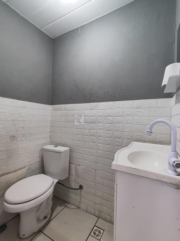 Salão para aluguel no bairro Jardim Parque Novo Mundo: WC