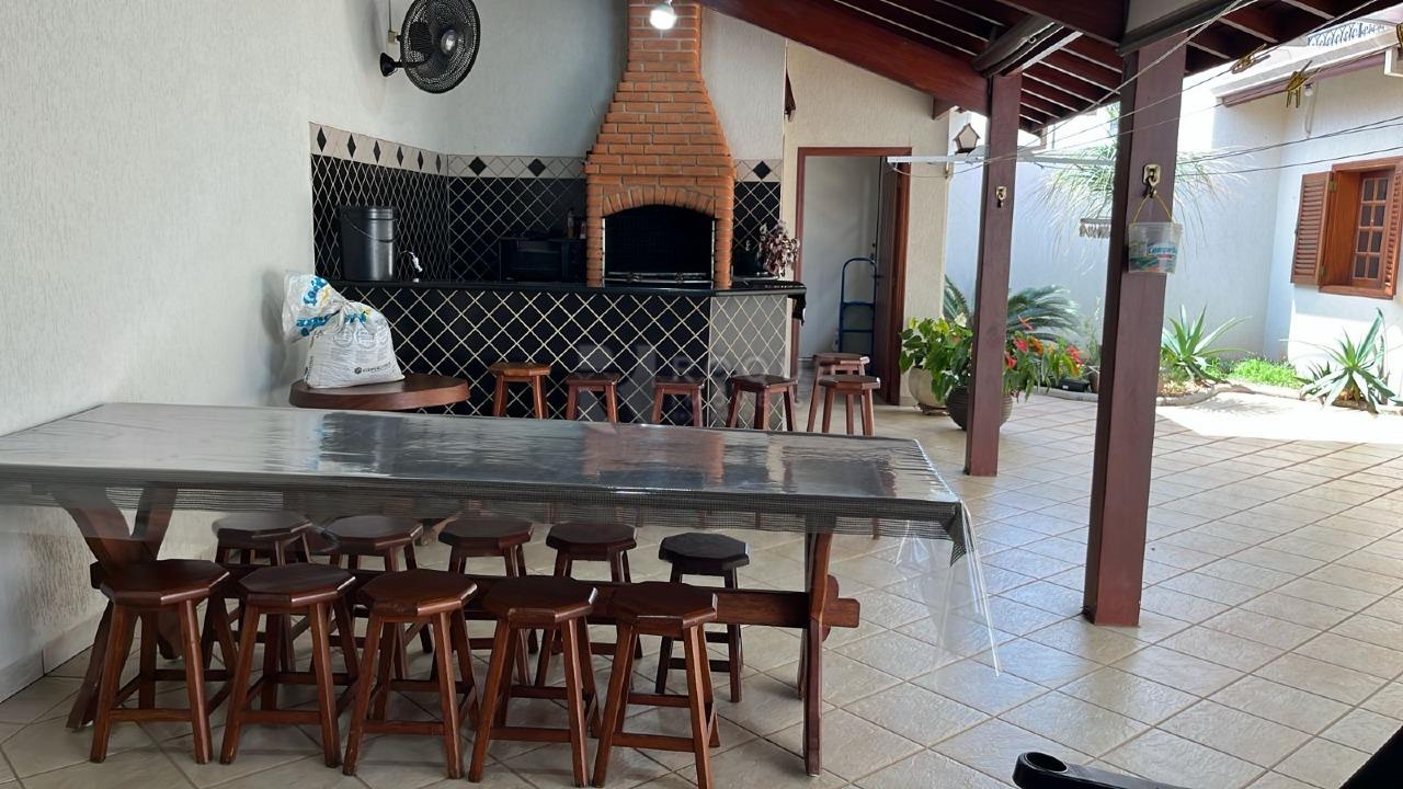 Casa em condomínio à venda no bairro Jardim Residencial Monsenhor Rossi: 