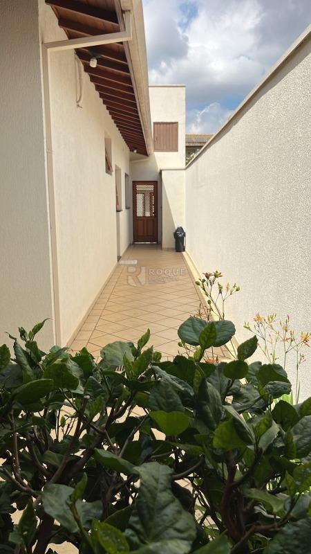 Casa em condomínio à venda no bairro Jardim Residencial Monsenhor Rossi: 