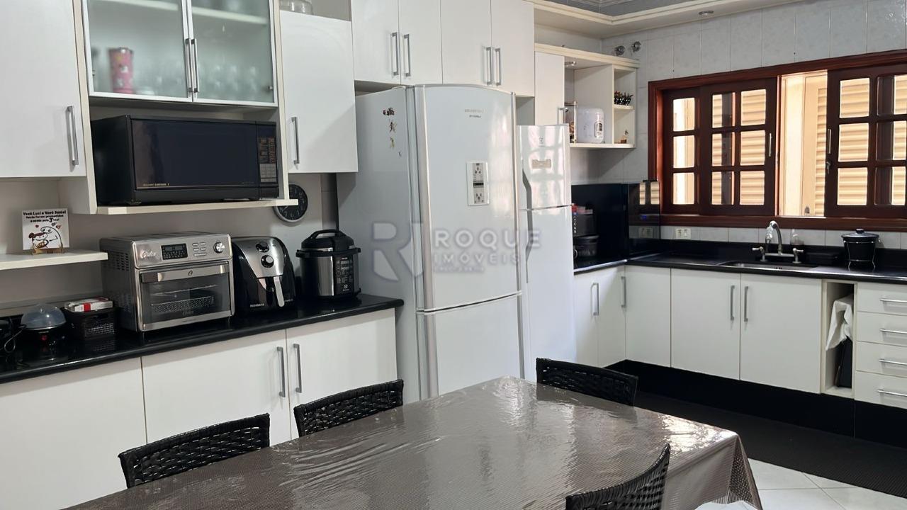 Casa em condomínio à venda no bairro Jardim Residencial Monsenhor Rossi: 