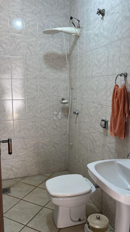 Casa em condomínio à venda no bairro Jardim Residencial Monsenhor Rossi: 