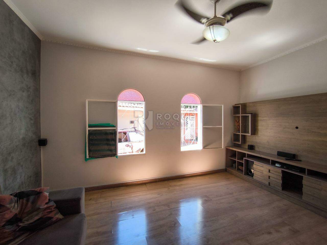 Casa Residencial à venda no bairro Jardim Parque Novo Mundo: SALA DE ESTAR