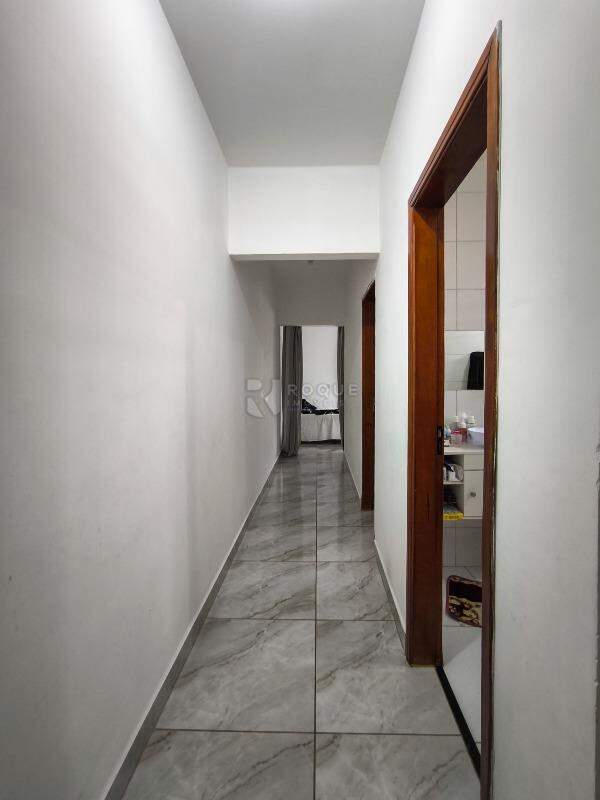Casa Residencial à venda no bairro Jardim Residencial Graminha II: CORREDOR INTERNO