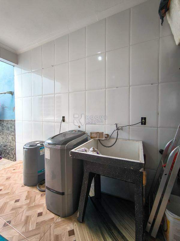 Casa Residencial à venda no bairro Jardim Residencial Graminha II: LAVANDERIA