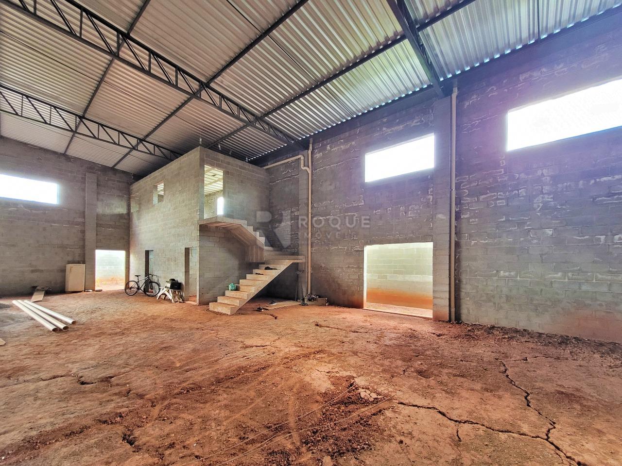 Barracão/Galpão à venda no bairro Residencial Chácara São José: ACESSO SALA SUPERIOR