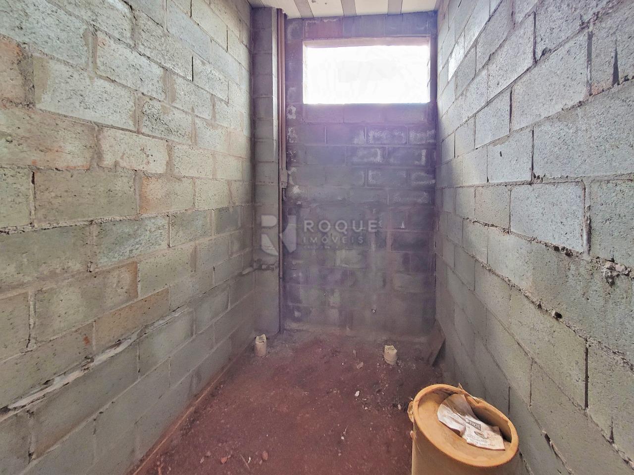 Barracão/Galpão à venda no bairro Residencial Chácara São José: BANHEIRO