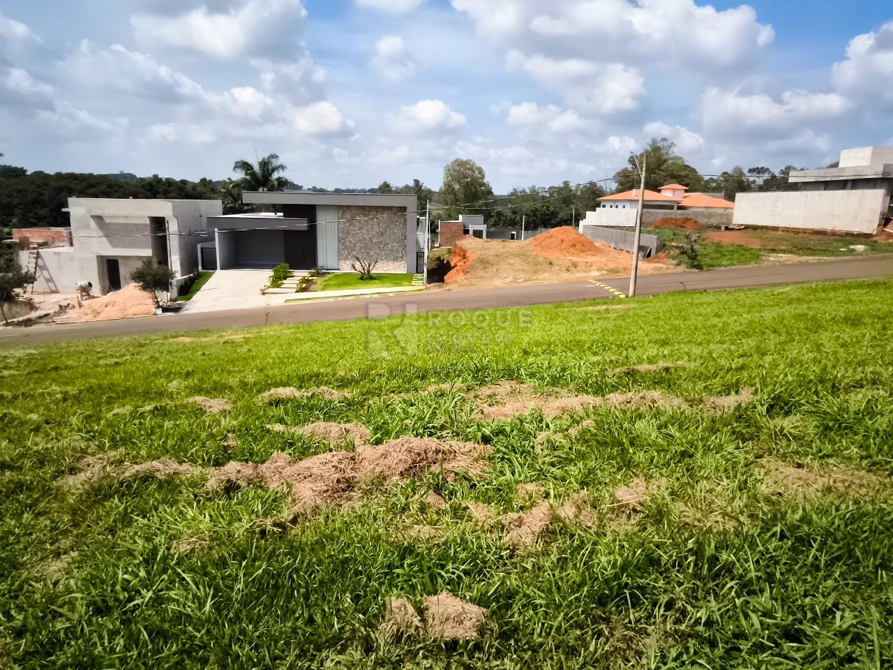 Terreno em condomínio à venda no bairro Residencial Florisa: 
