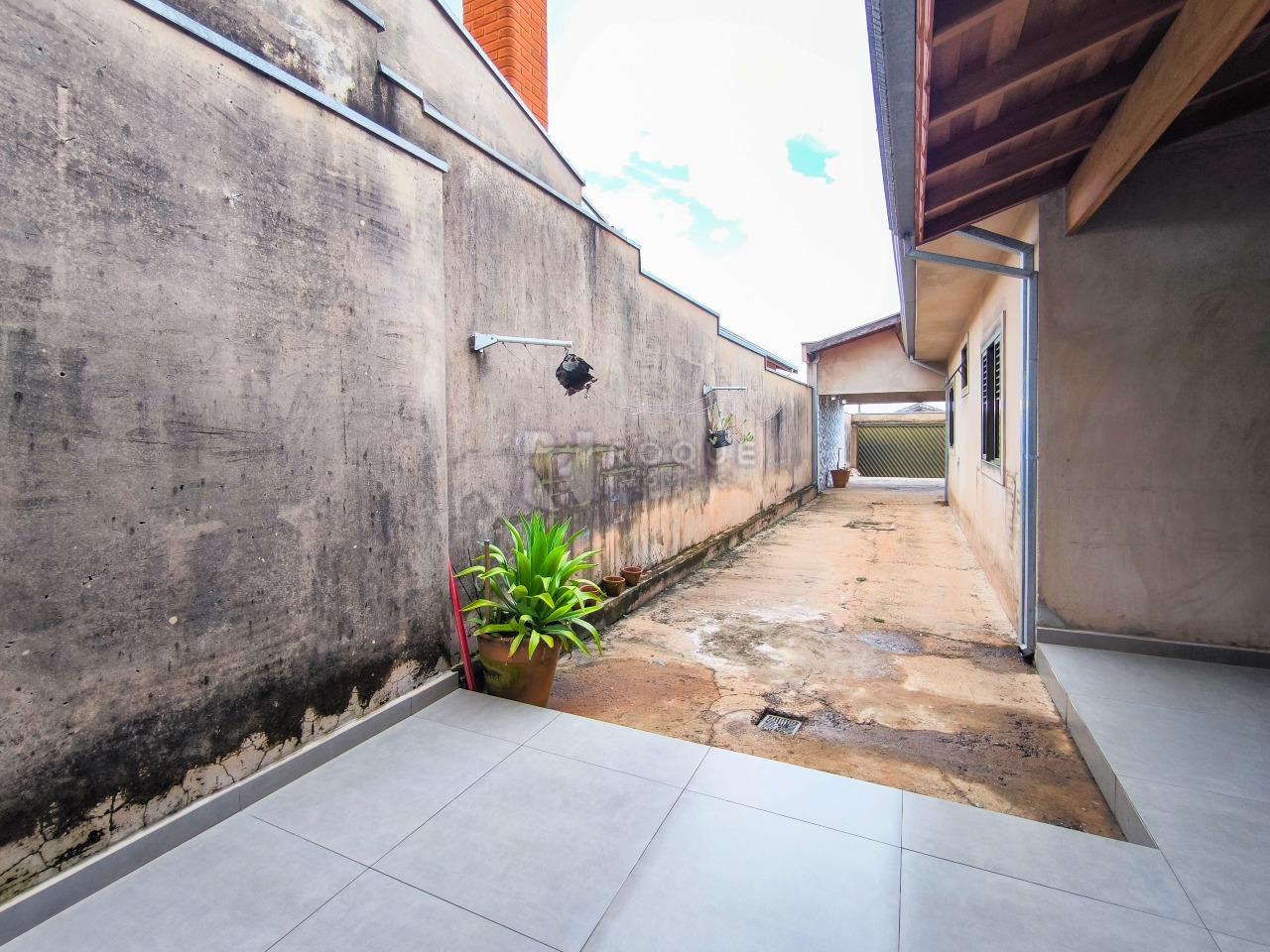 Casa Residencial à venda no bairro Jardim Planalto: ÁREA DE VARAL