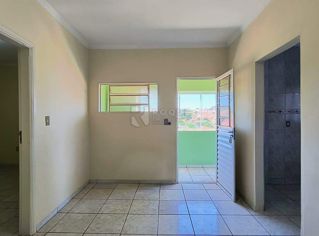 Casa Residencial para aluguel no bairro Vila Queiroz: Sala