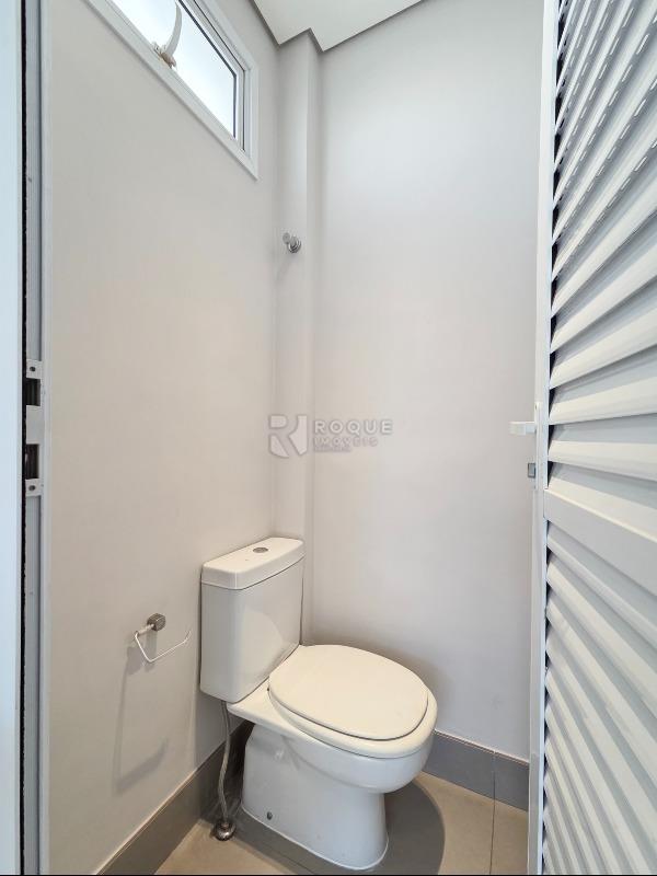 Casa em condomínio para aluguel no bairro Jardim Montezuma: WC externo 