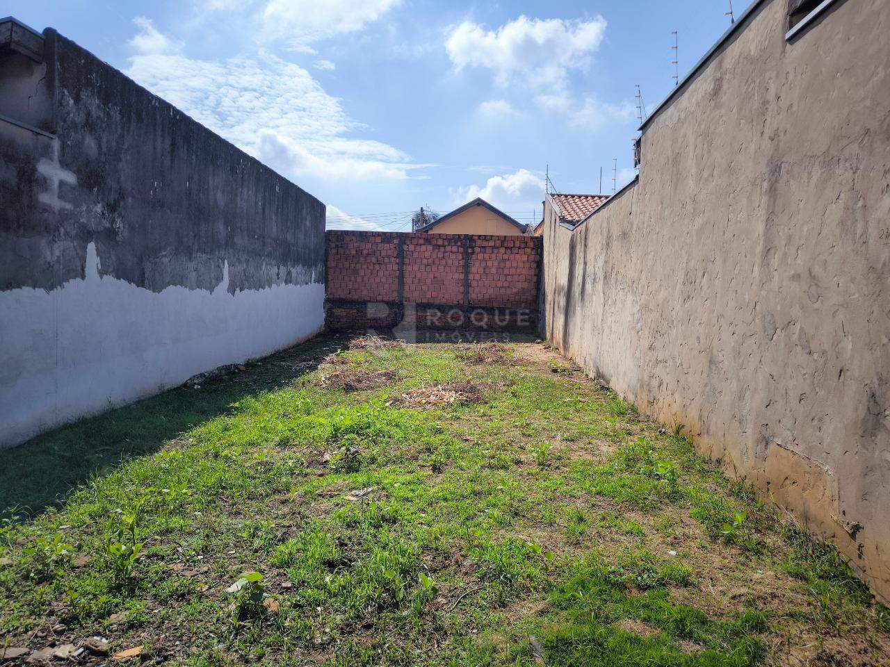 Terreno à venda no bairro Jardim Residencial Regina Bastelli: 