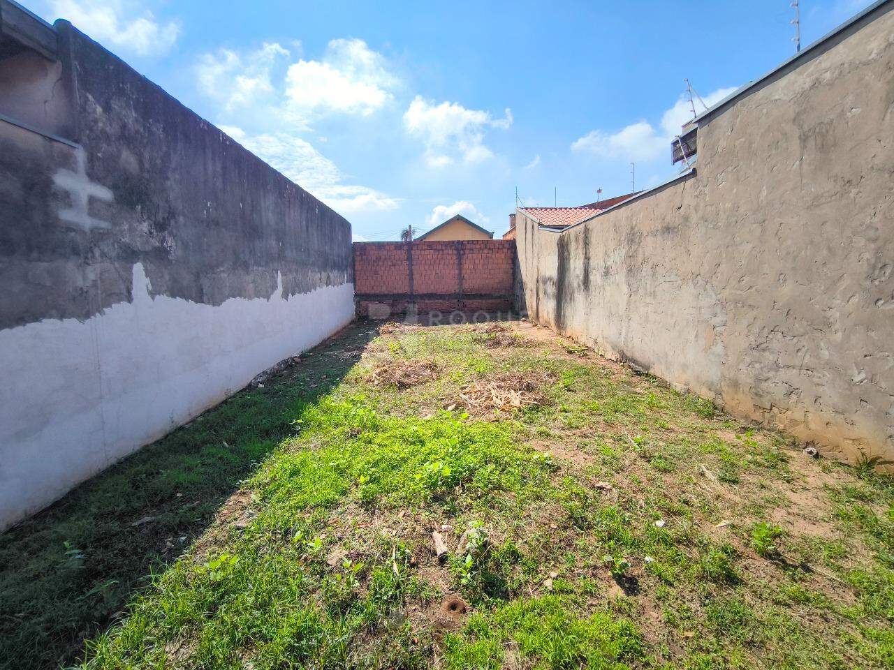 Terreno à venda no bairro Jardim Residencial Regina Bastelli: 
