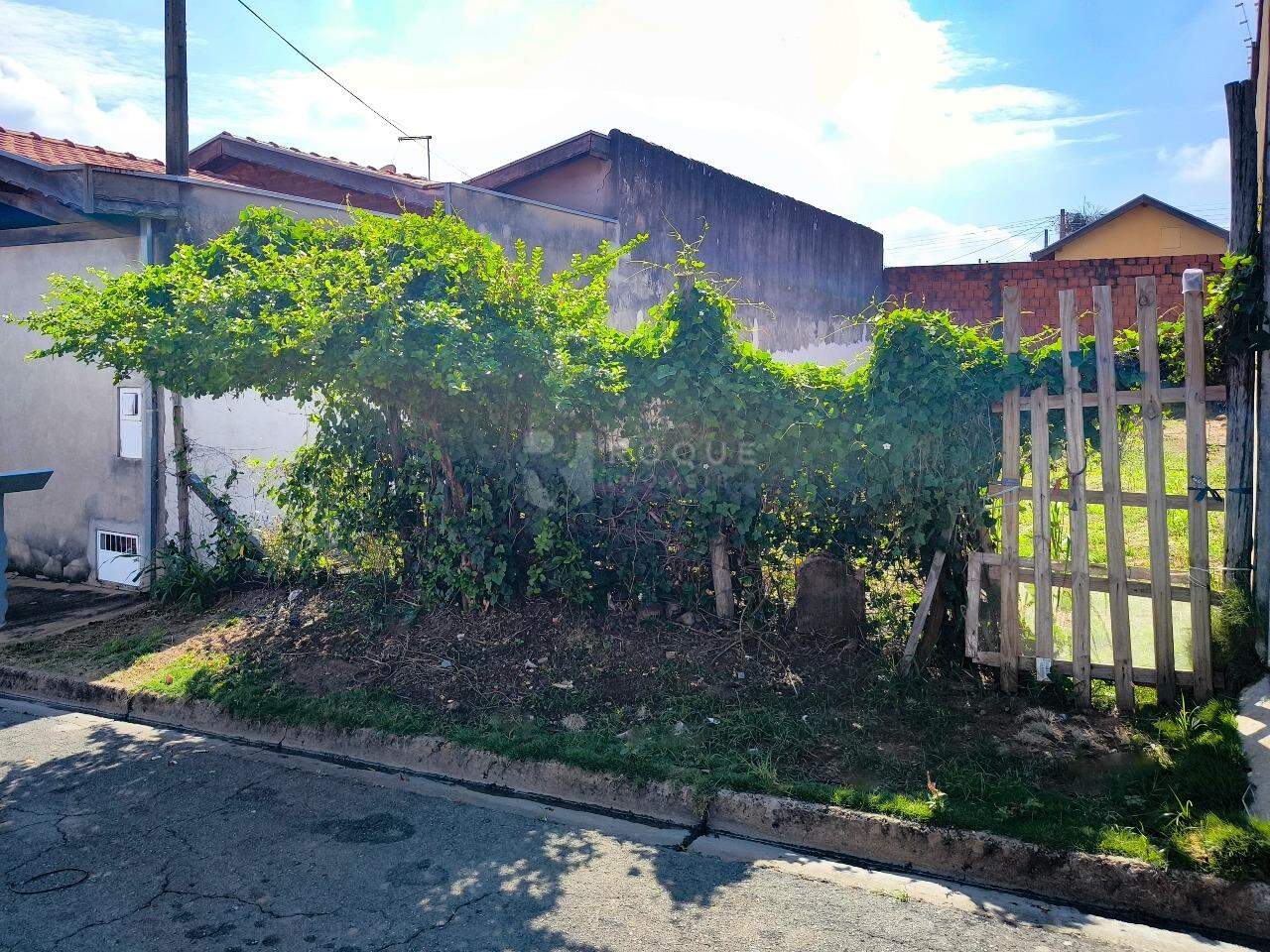 Terreno à venda no bairro Jardim Residencial Regina Bastelli: 