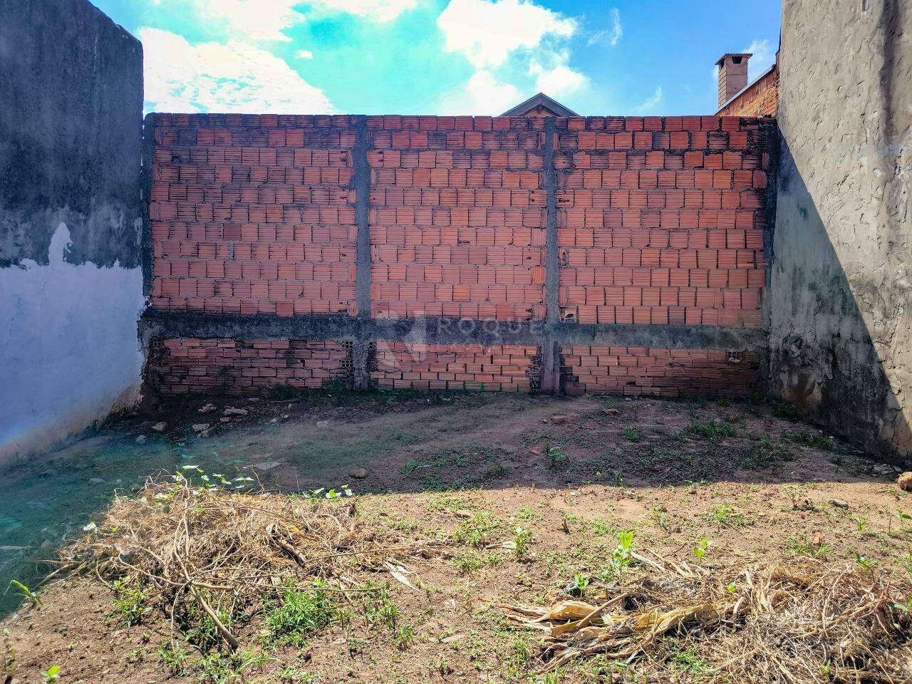 Terreno à venda no bairro Jardim Residencial Regina Bastelli: 