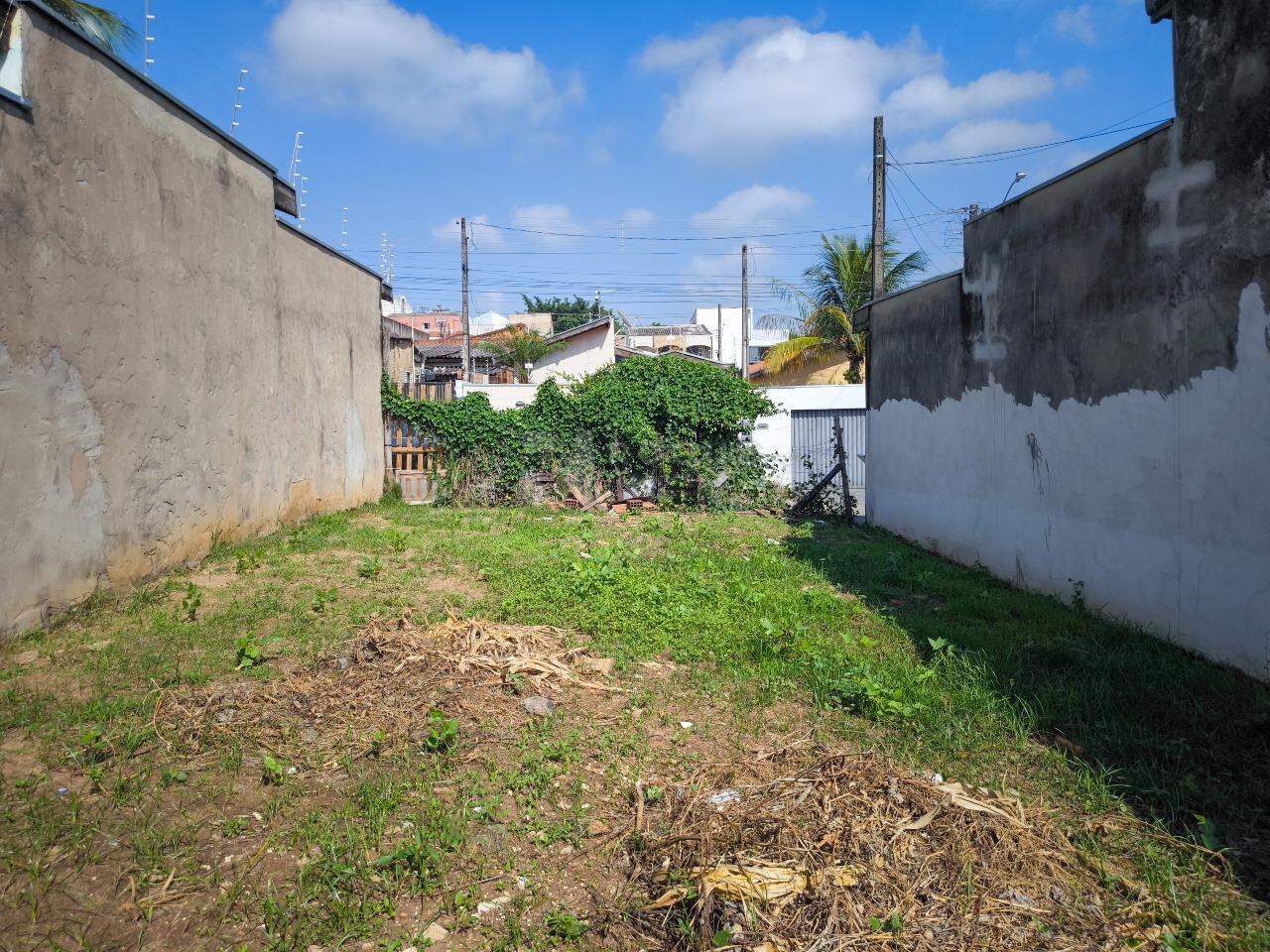 Terreno à venda no bairro Jardim Residencial Regina Bastelli: 